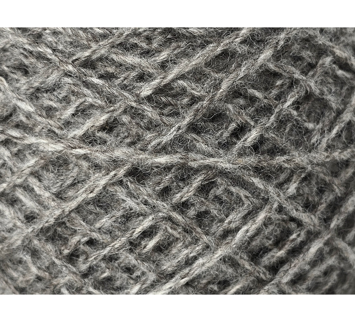 Ovillo 100% oveja Corriedale gris DK 2 hebras - Wildlife Friendly