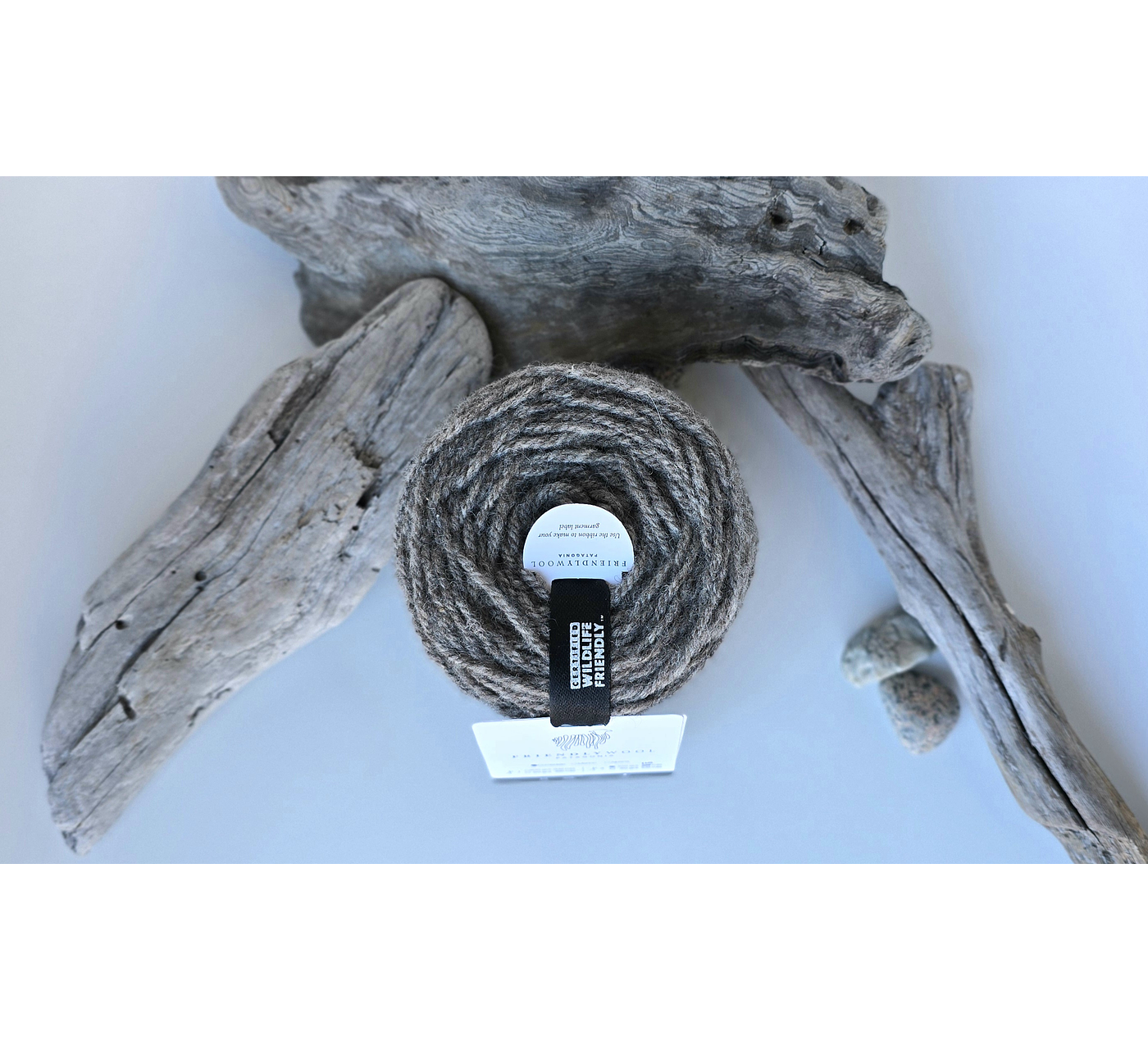 Ovillo 100% oveja Corriedale gris worsted 3 hebras - Wildlife Friendly