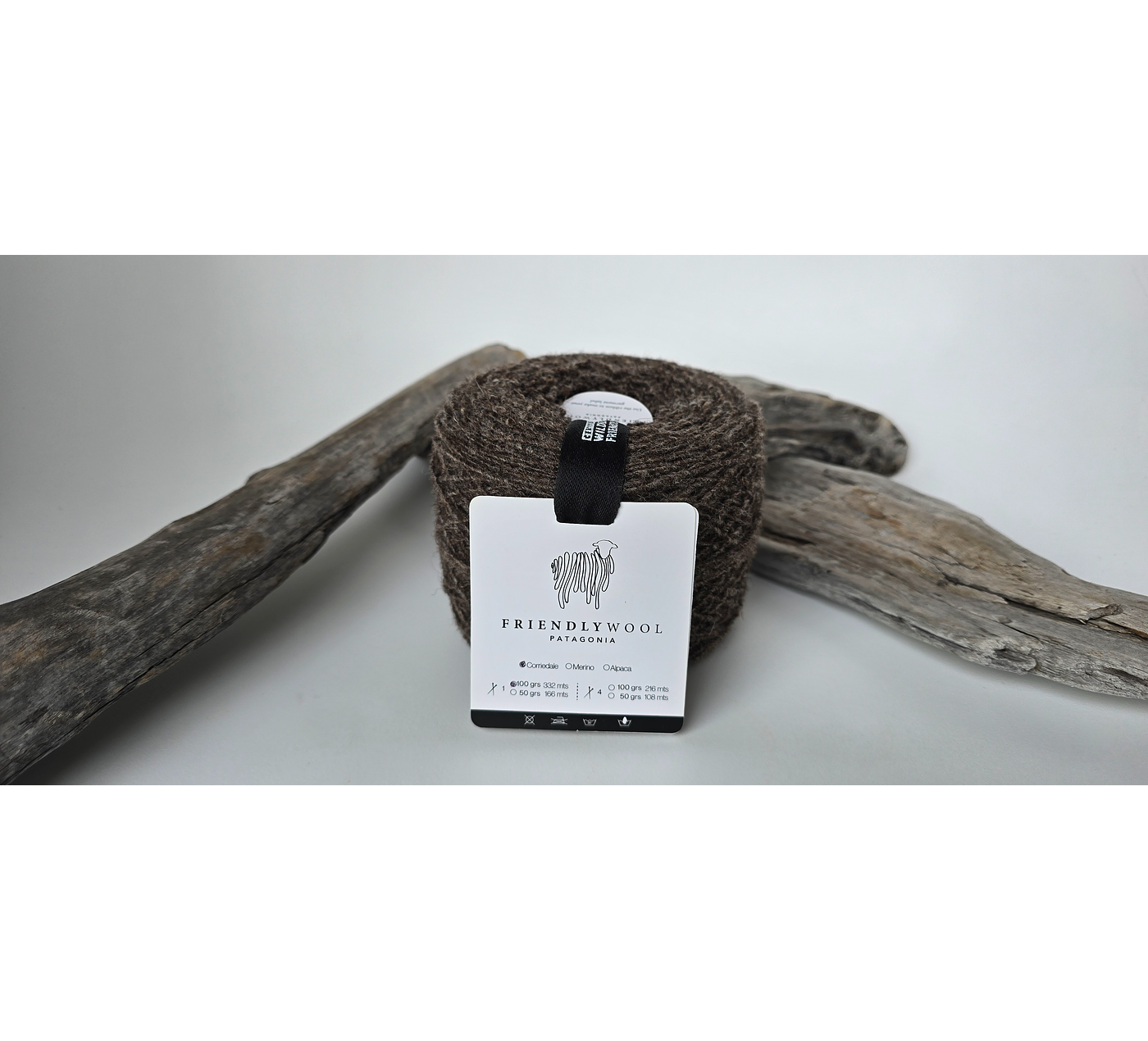Ovillo 100% oveja Corriedale chocolate Fingering 1 hebra - Wildlife Friendly