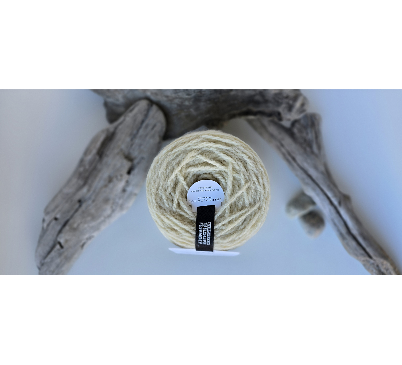 Ovillo 100% oveja Corriedale crudo worsted 3 hebras - Wildlife Friendly