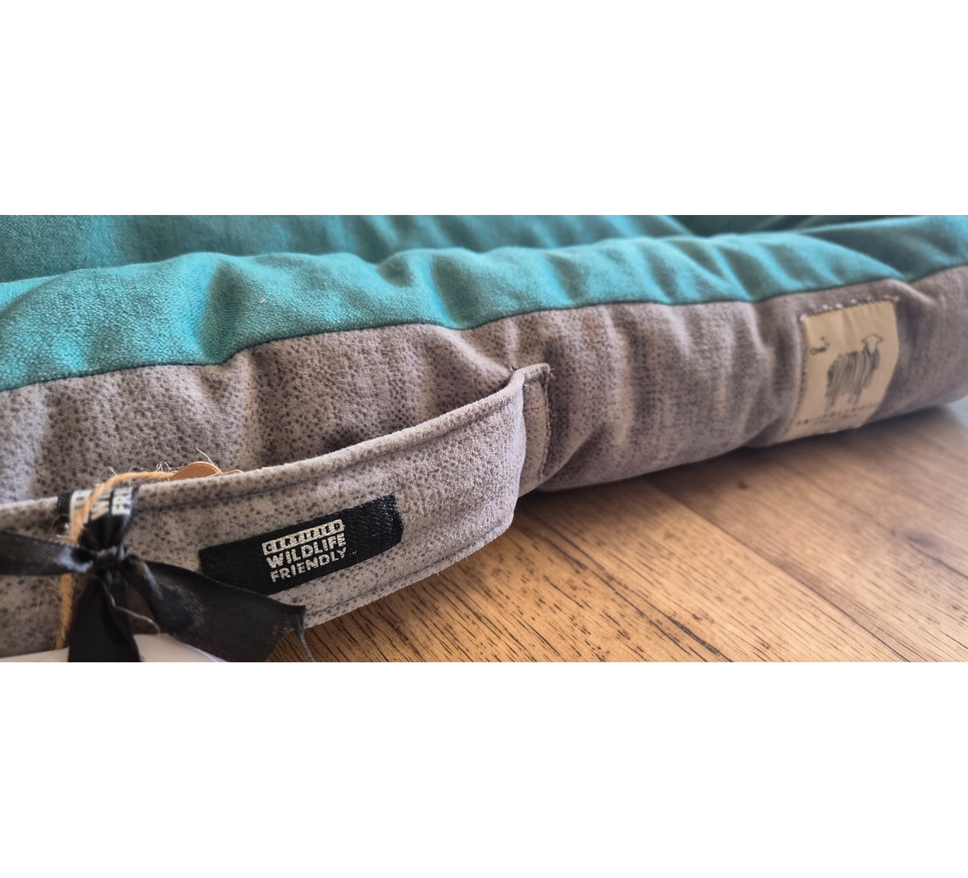 Cama rectangular para mascotas M - Verde/Gris - Lana natural de oveja Corriedale - Certified Wildlife Friendly®