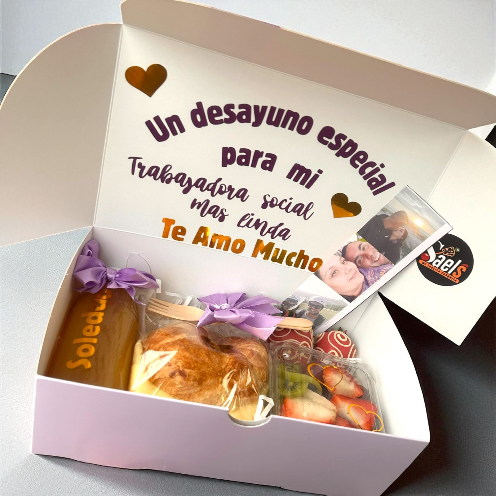DESAYUNO  ROMANCE