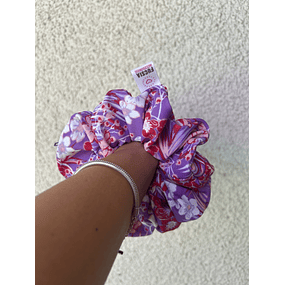 Scrunchie cierre flores morado 