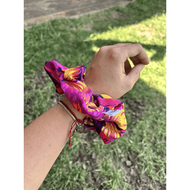 Scrunchie mediano flores