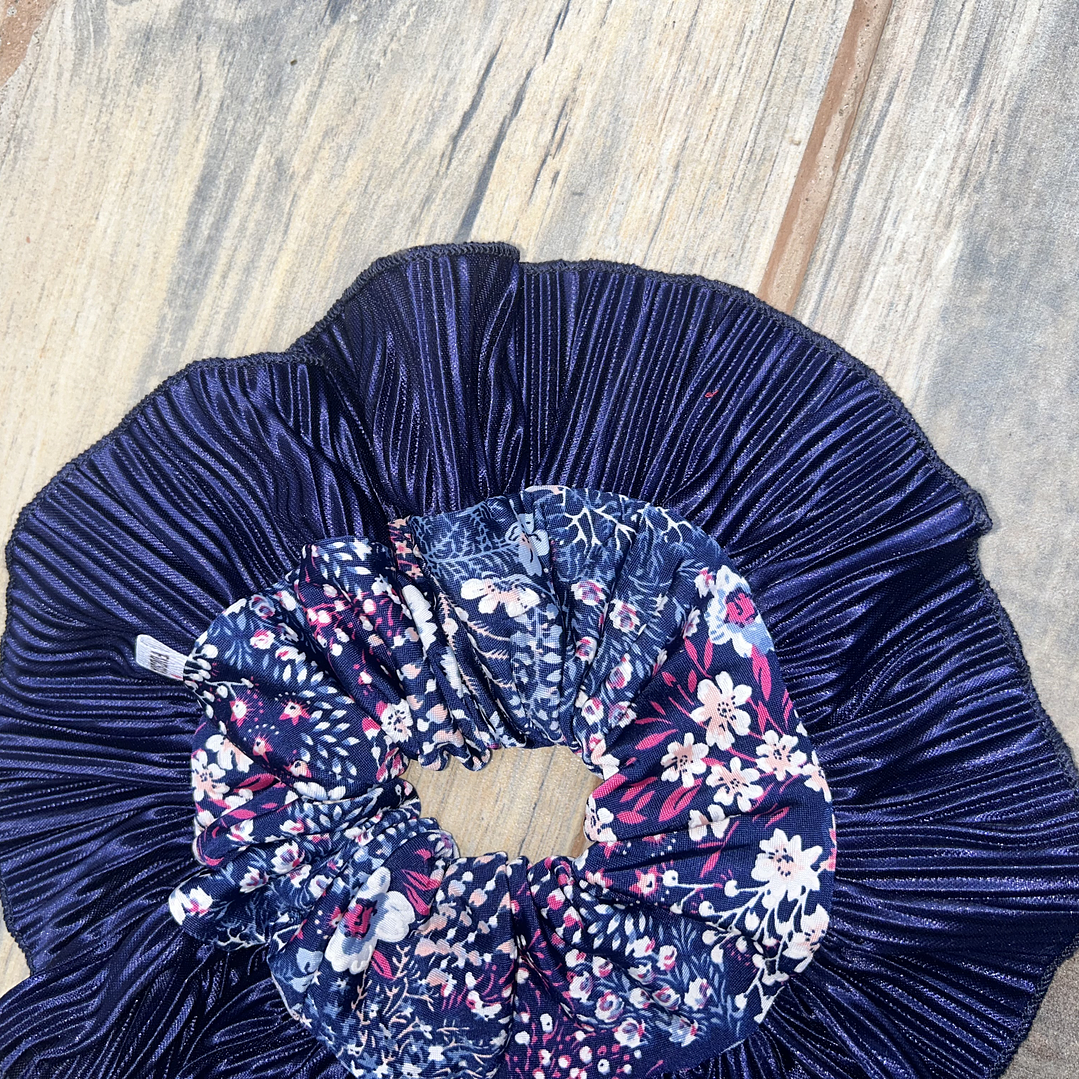 Josefina II azul marino florcitas  2