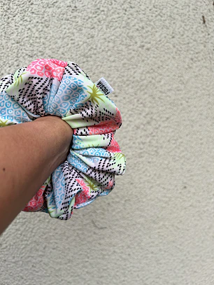 Scrunchie mediano piña  