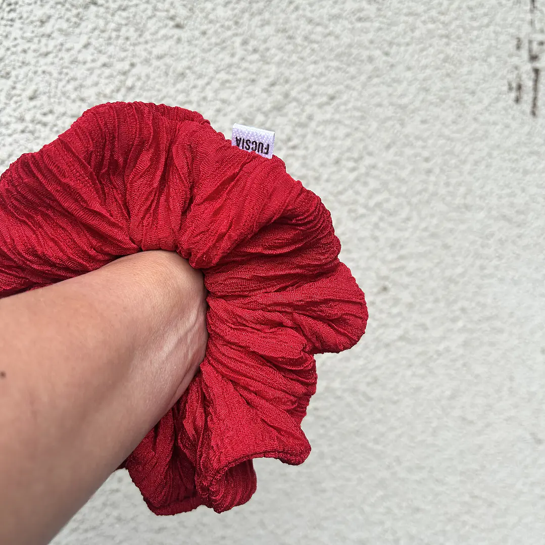 Scrunchie mediano rojo textura    1