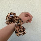 Scrunchie mediano animal print  - Miniatura 1