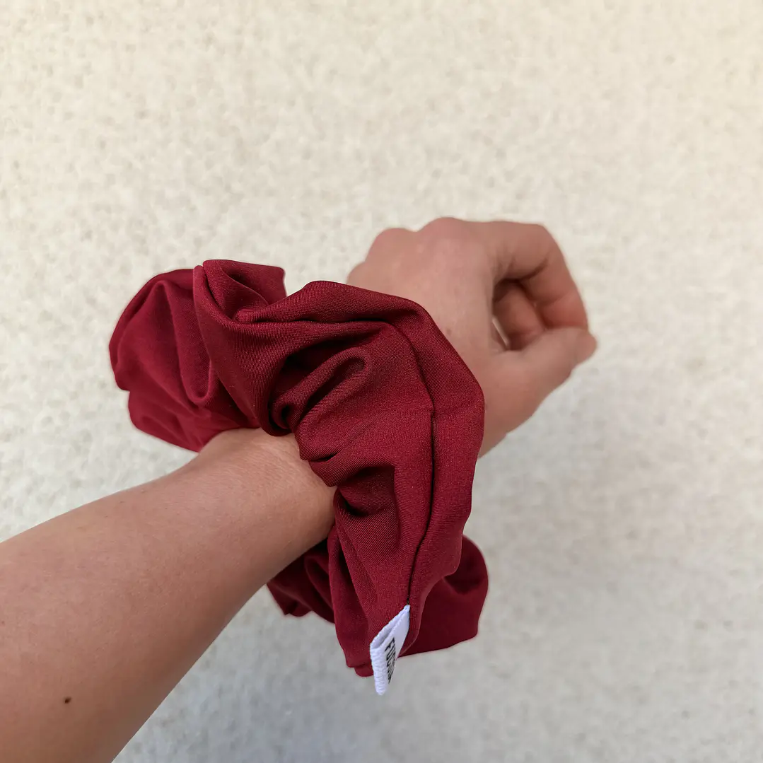 Scrunchie mediano burdeo  2