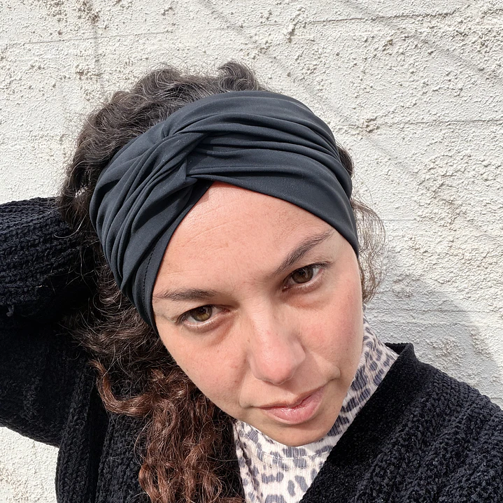 Touca negra  2
