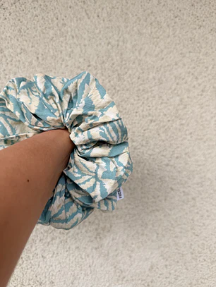 Scrunchie xl celeste diseño 