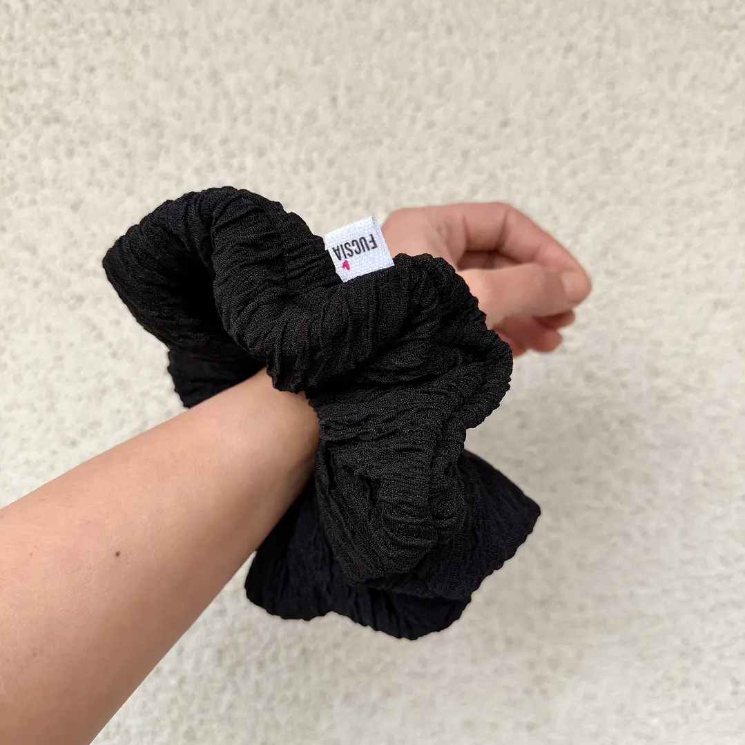 Scrunchie xl textura negro  2