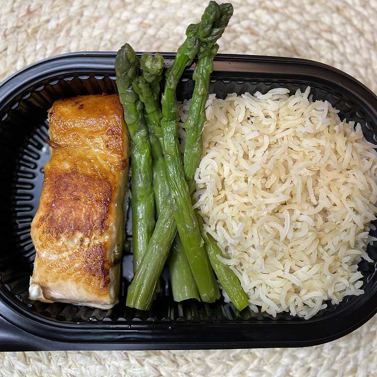 Almuerzos preparados, listos para calentar. Solicita el listado disponible por WhatsApp antes de comprar 2