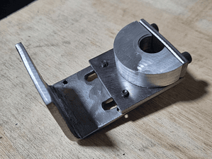 Suporte metálico para prender motor de Hoverboard. Com regulagem