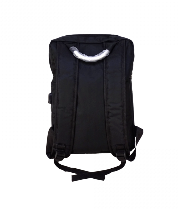 Mochila Notebook 16” 33x45cm Negra con Puerto USB-A 1