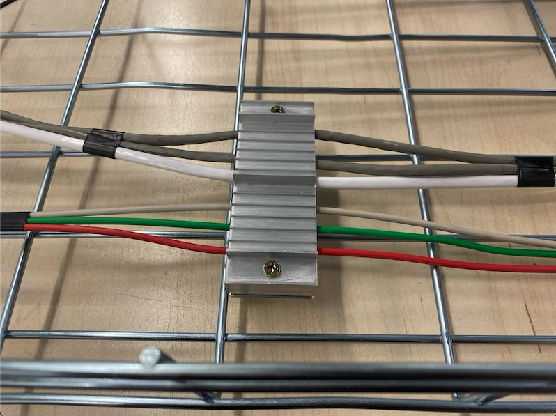 Ordenador de cables LinkChip ESCAM-E con base para escalerilla 1