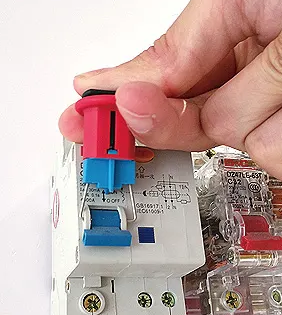 Bloqueador de posicion para interruptor automatico 3