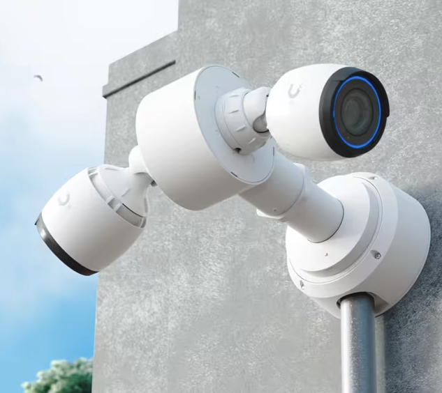 Soporte para camára de vigilancia Dual Ubiquiti UniFi UACC-Camera-DM, Montaje Doble, Color Blanco 3