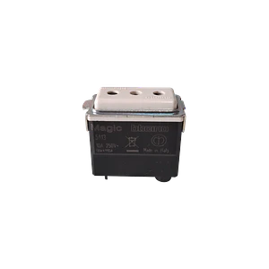 BTICINO 10A ENCHUFE 5113 MODULO 2P+T CH