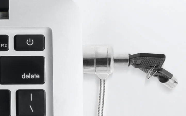 Candado de seguridad con llave 1.8 mts slot universal 2