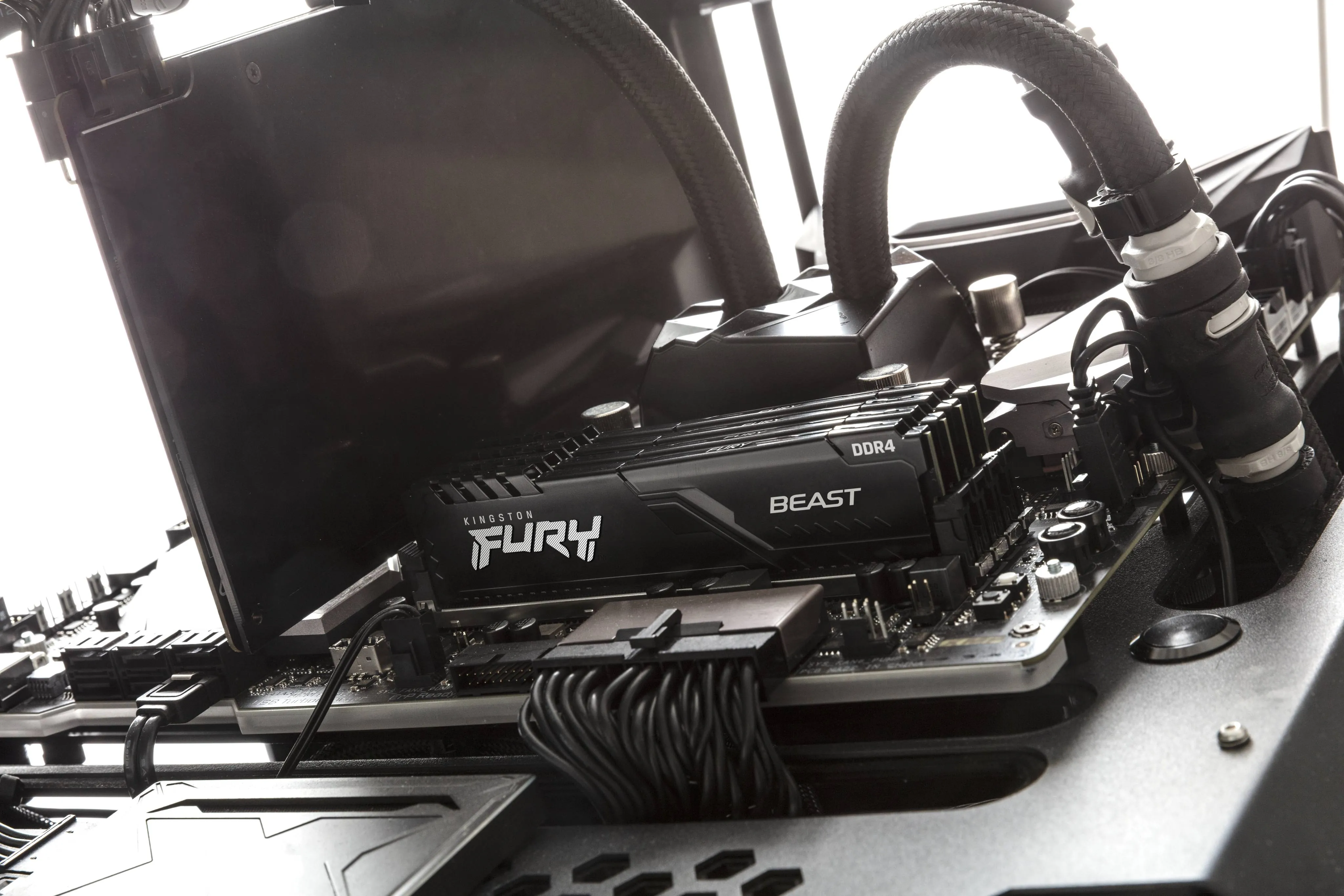 Memoria Ram DDR4 16GB 3600MT/s Kingston Fury Beast Black XMP, CL18, DIMM, 1.35V 12
