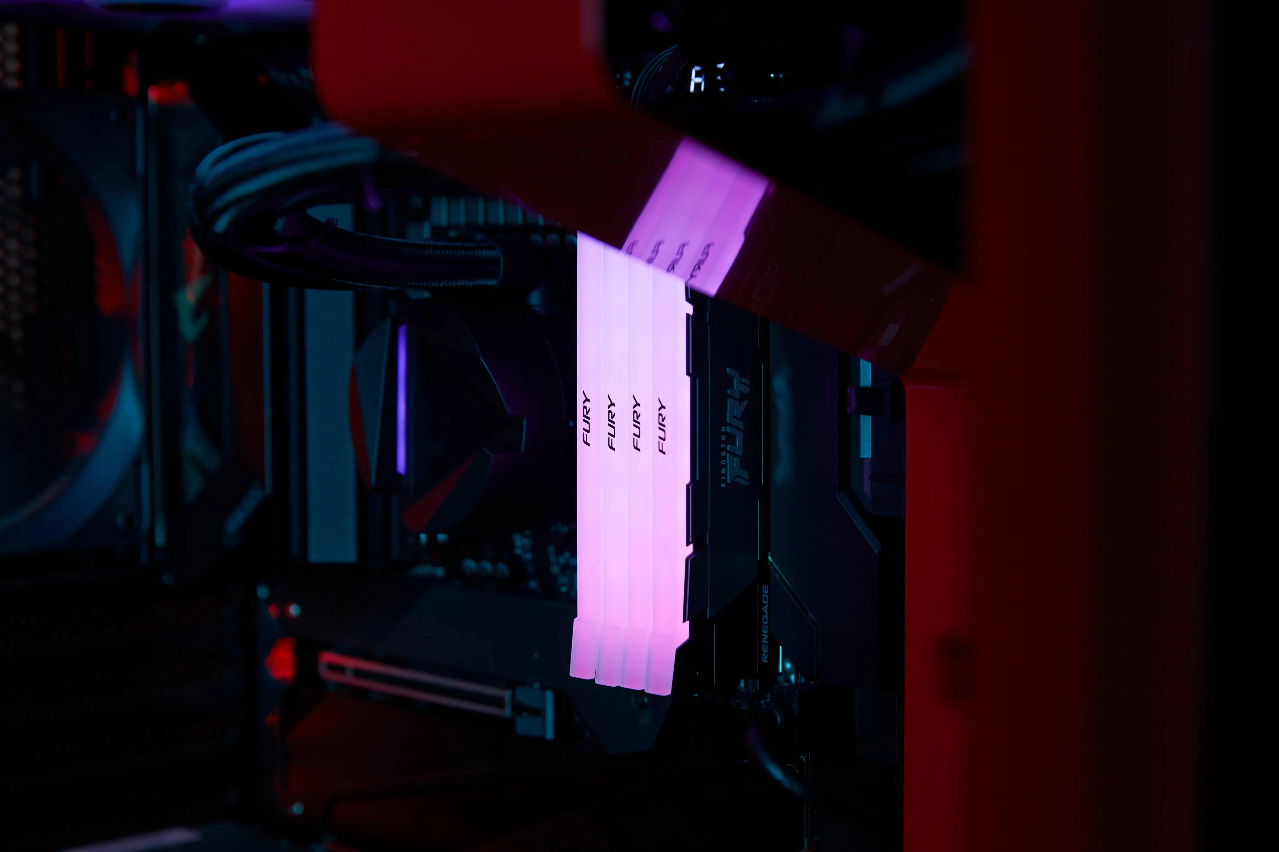 Memoria RAM DDR4 32GB 3600MT/s Kingston Fury Renegade, RGB, Color Negro con Gris 10