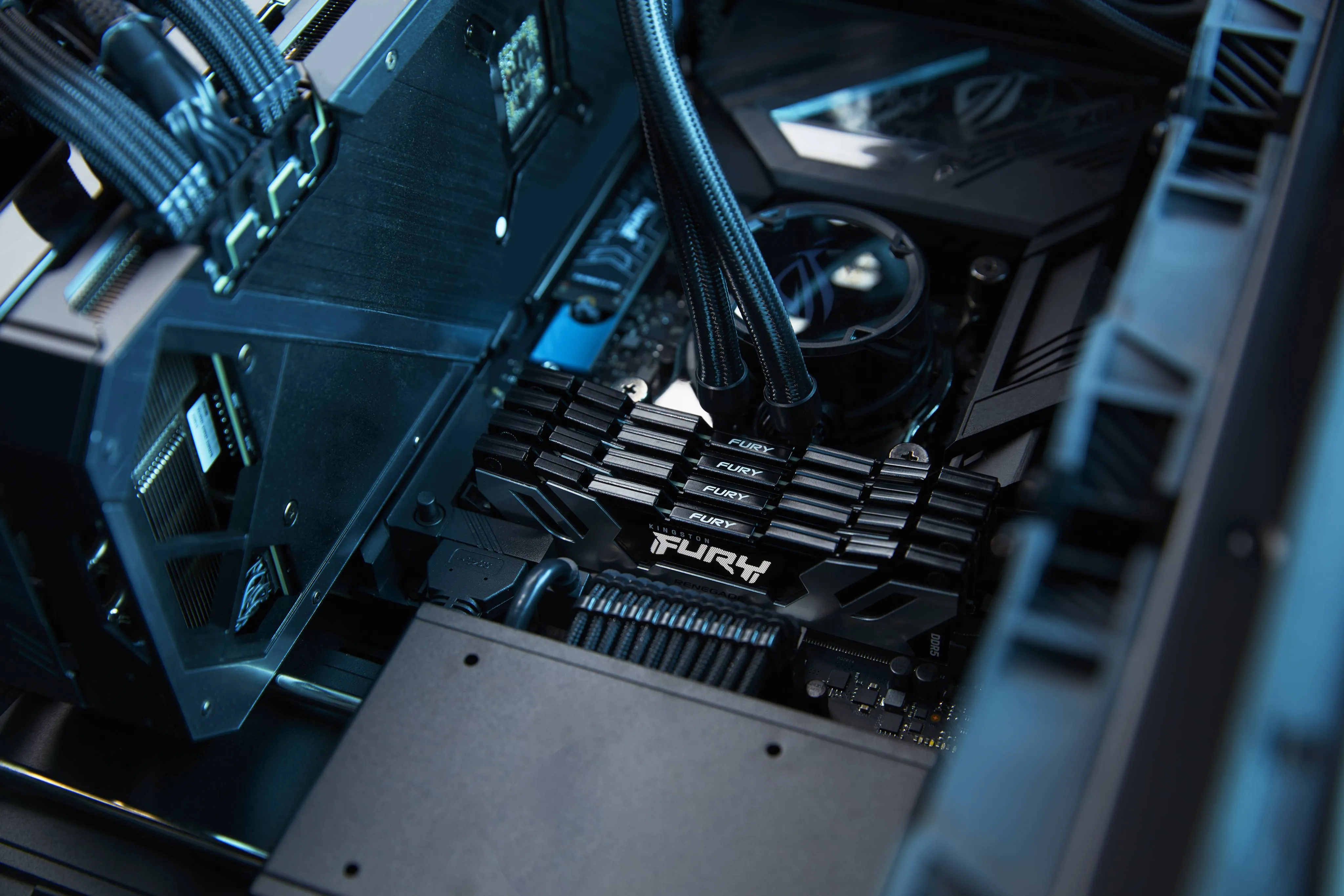 Memoria Ram DDR5 48GB 6000MT/s CL32 FURY Renegade Silver/Black XMP, Non-ECC Unbuffered DIMM 10