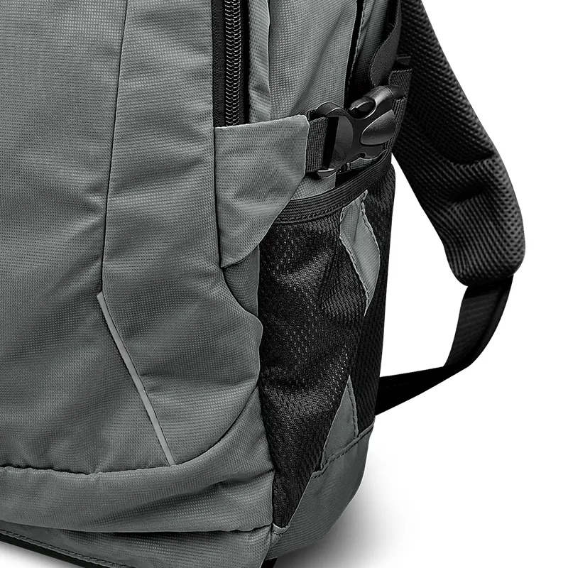 Mochila Klip Xtreme KNB-436GR para Notebook 15.6