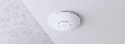 Punto de Acceso Wi-Fi 6, 2x2 MIMO, 2400 Mbps Ubiquiti UniFi 6 Plus, Hasta 2400 Mbps, 2