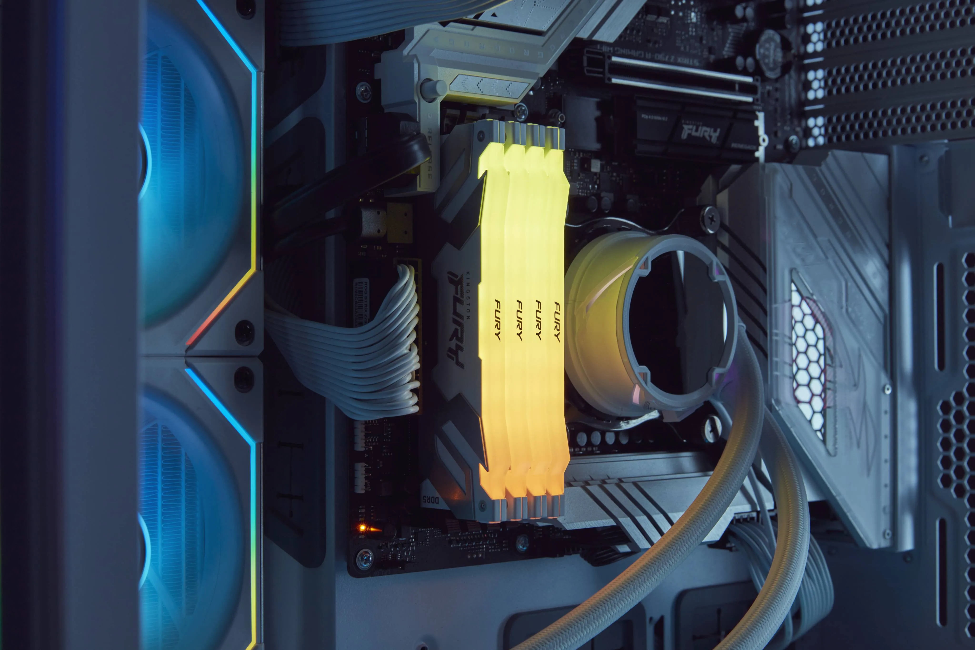 Memoria RAM DDR5 24GB 7200MT/s Kingston Fury Renegade Silver/Black RGB XMP,CL38, DIMM, 1.4V 12