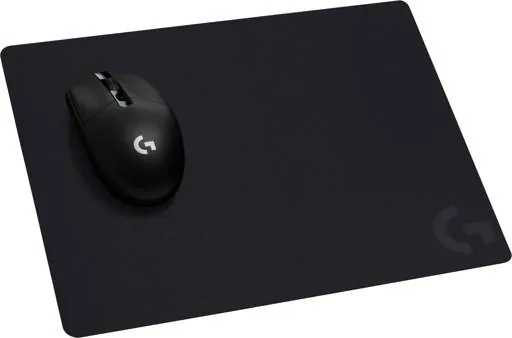 Mouse Pad Gamer Logitech G G240, 34x28 cm, Optimizado para sensores Gamer, Base de Goma 4