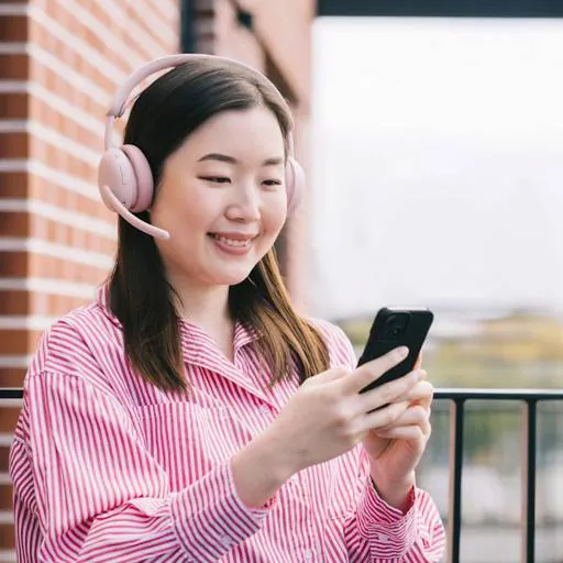 Audífonos Logitech Zone Wireless Bluetooth Rose con Diseño Elegante para Oficina y Trabajo Híbrido 15