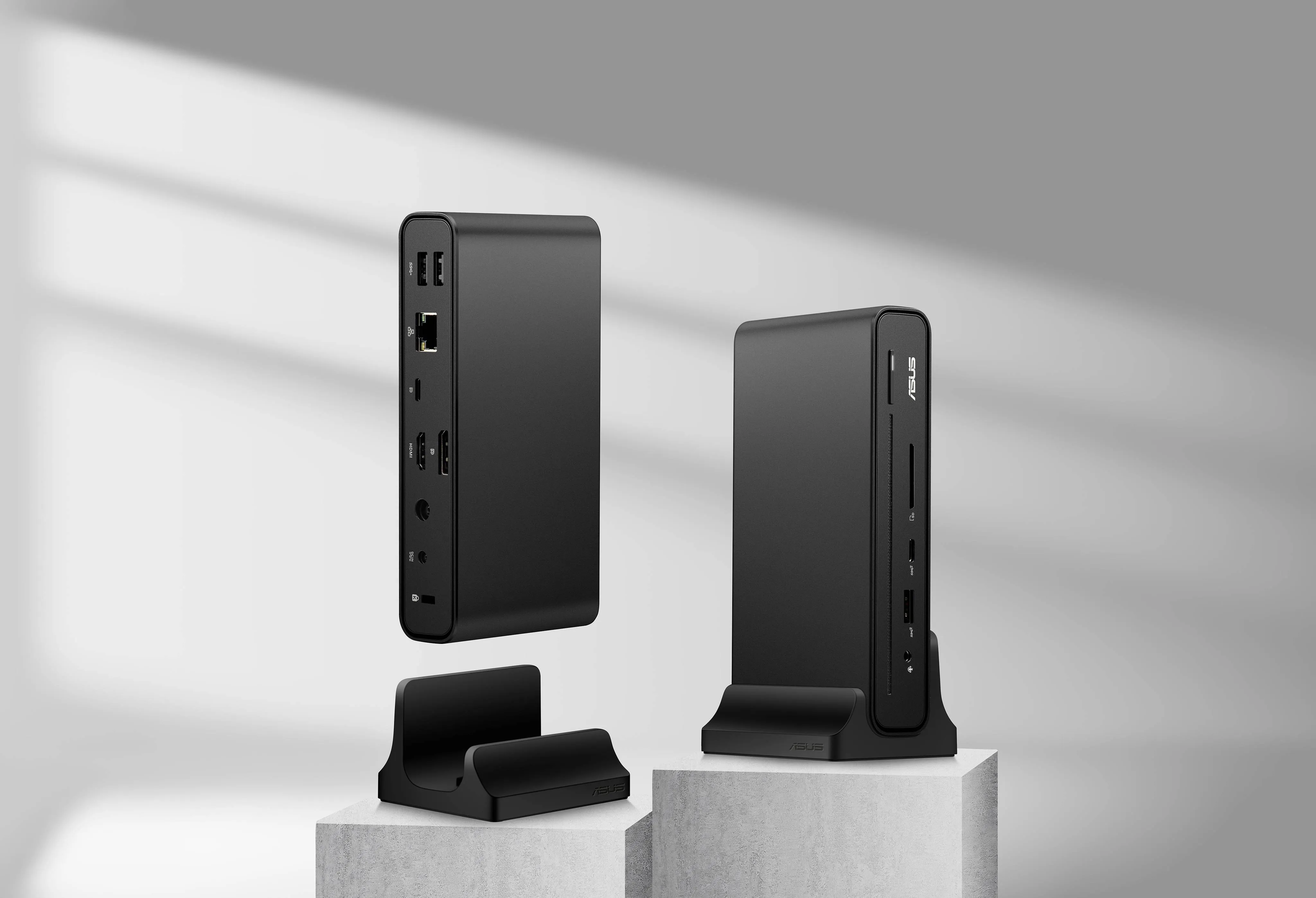 Docking Station ASUS DC300 USB-C Triple Display, 90W, HDMI/DP/USB-A/USB-C/RJ45, Aluminio 14