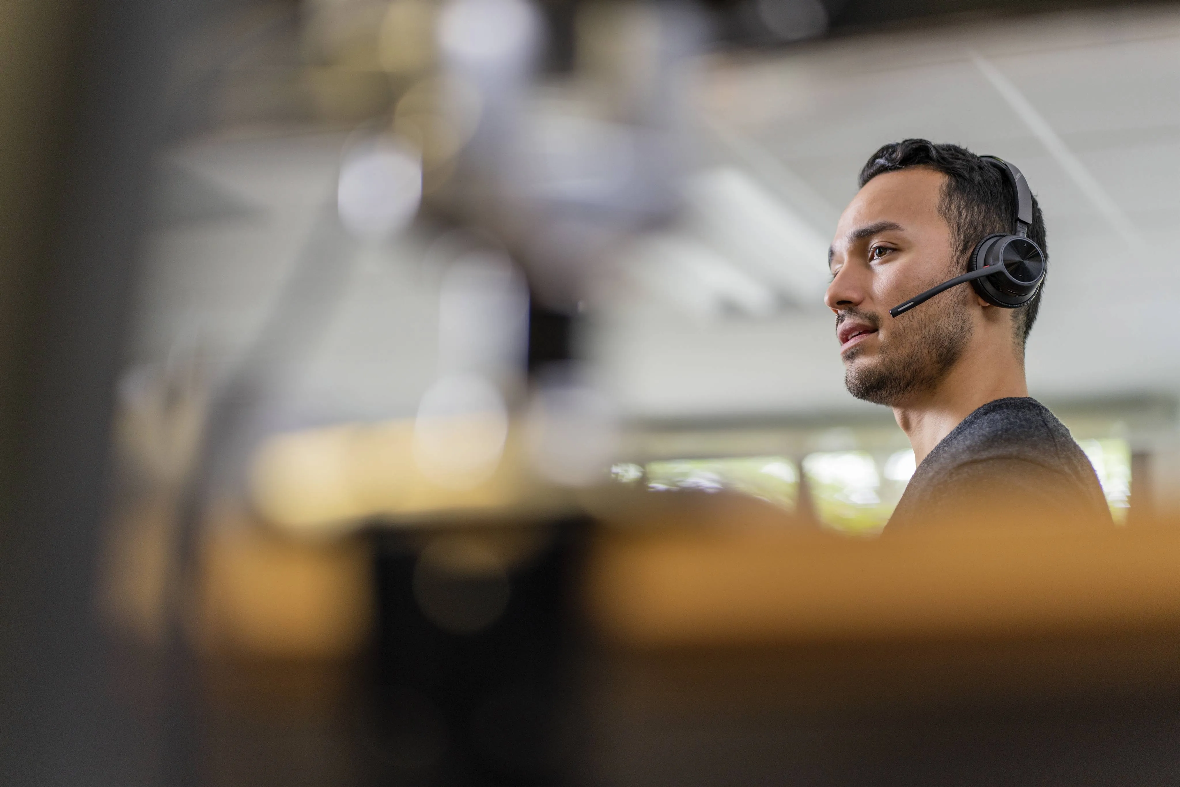 Auricular Bluetooth Corporativo Certificado Microsoft Teams Poly Voyager 4320 M 4