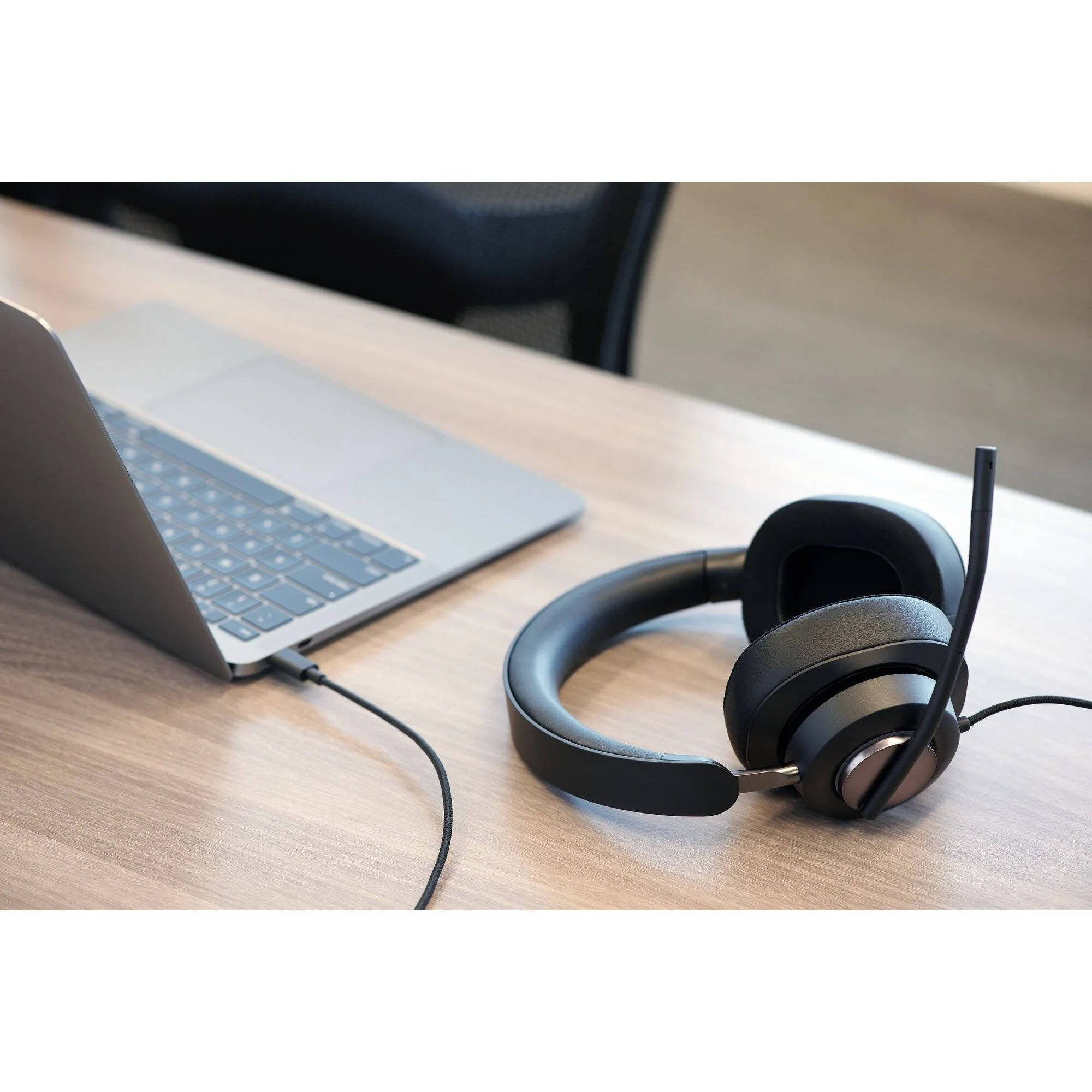Audífonos Over-Ear con Cancelación de Ruido Kensington H2000 USB-C  4