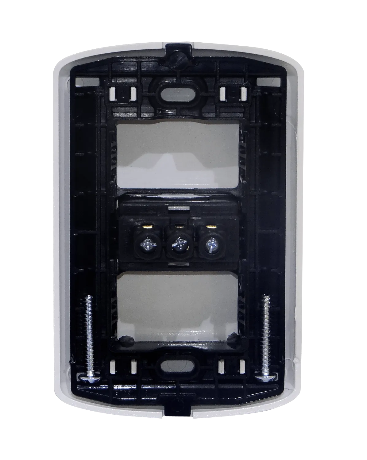 BTICINO MODUS 1-ENCHUFE-10A-NACIONAL CON BASE Y TAPA BLANCA ARMADO 2