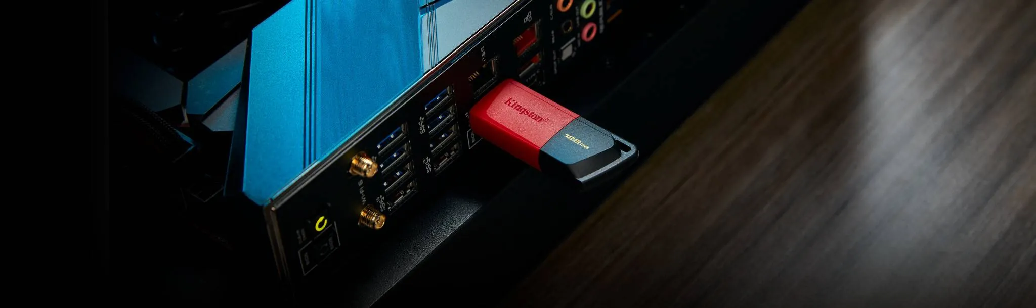Pendrive Kingston DataTraveler Exodia M, 128GB, USB 3.2 Gen 1, Negro/Rojo 4