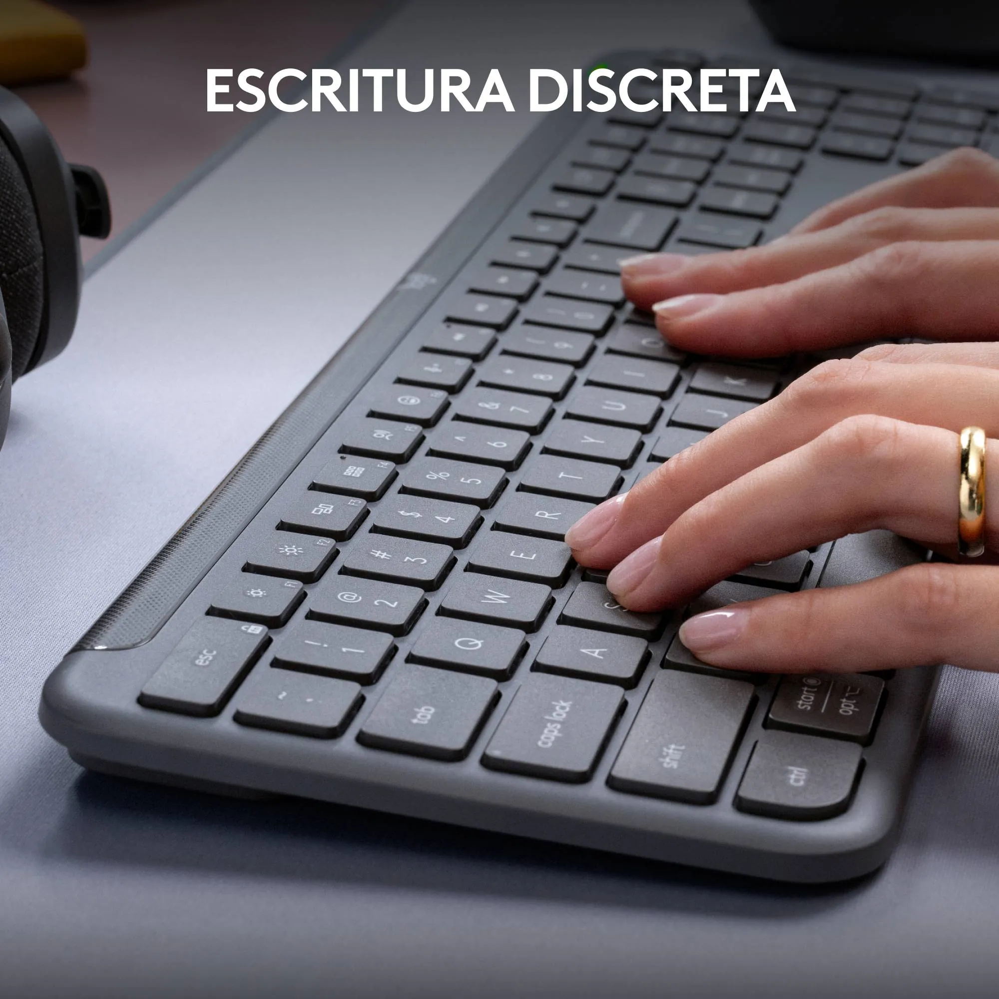 Teclado Inalámbrico Logitech Signature Slim Keyboard K950, Receptor USB Logi Bolt 5