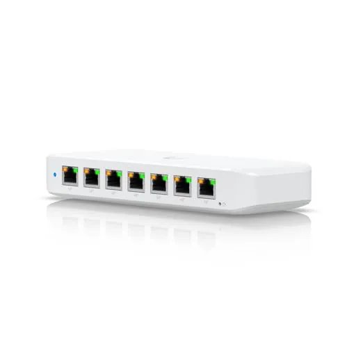 Switch PoE Compacto de 8 Puertos GbE Ubiquiti UniFi Switch Ultra 60W 1