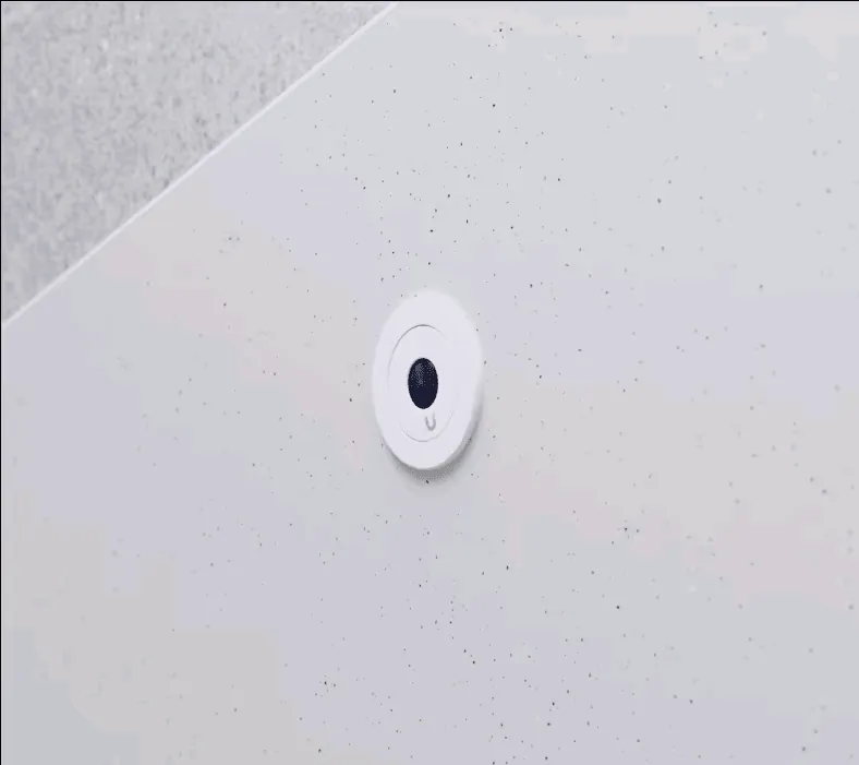 UBIQUITI Kit 2-Camaras 3264x2448 + 2560x2560 + Hub 1-1000 req-PoE-af 3