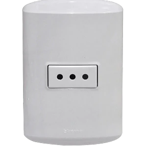 Enchufe 10A nacional BTicino Modus con base y tapa blanca armado, 1 enchufe