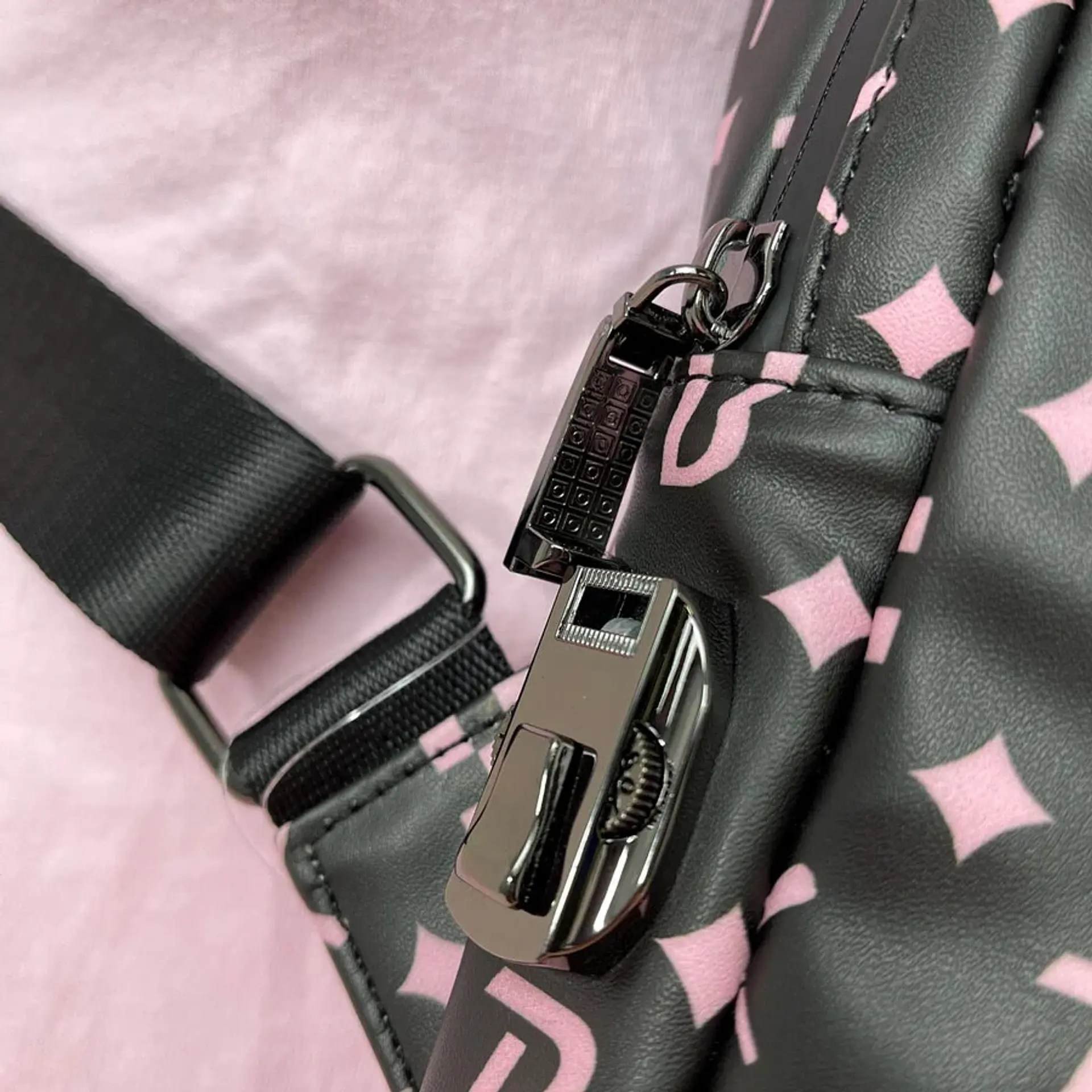 Blazy Susan Crossbody Bag Anti-olor 3