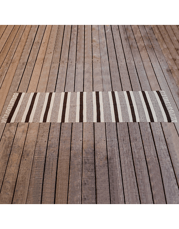 Runner with Horizontal Lines