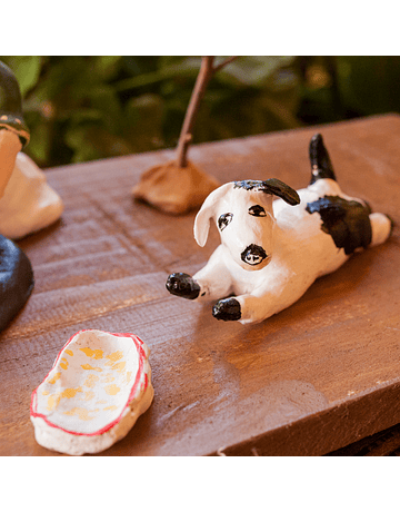 Peasant Woman Grinding Corn Lihueimo Ceramics