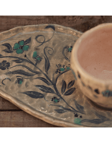 Set 2 Plates and 2 Cups with Blue Flowers and White/Green 