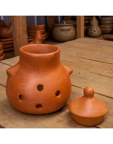 Pañul Ceramic Ajero with Lid