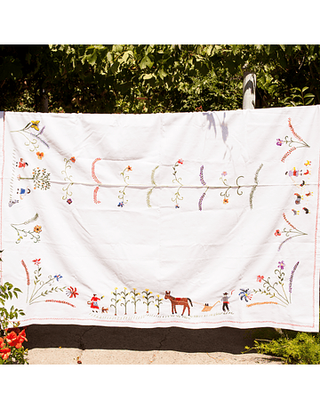Lihueimo Embroidery Country Scenes Tablecloth