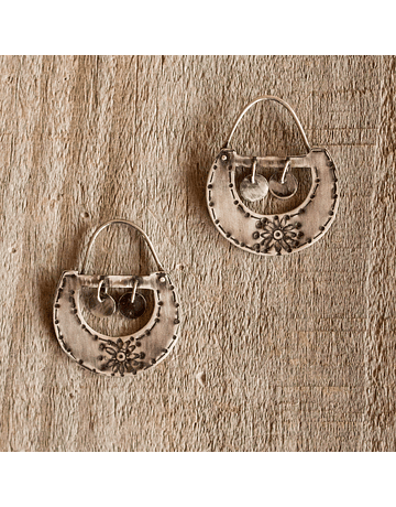 Chaway Canelo Flower Silver Earrings