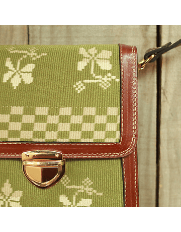 Leather Wallet with Loom Fabric Labor