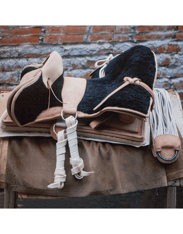 Corralera Fine Black Leather Saddle